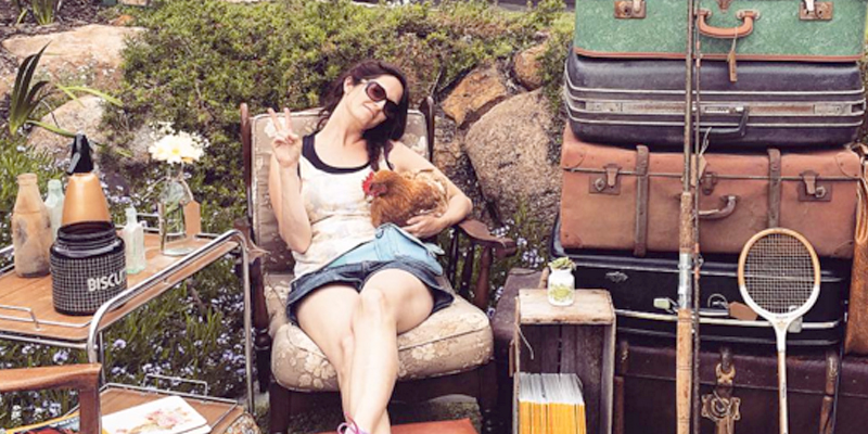 10-_talk_to_your_neighbour_live_a_little_more